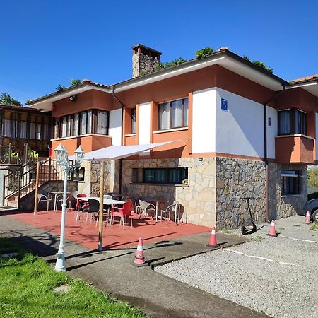 Вилла Family House Хихон Экстерьер фото