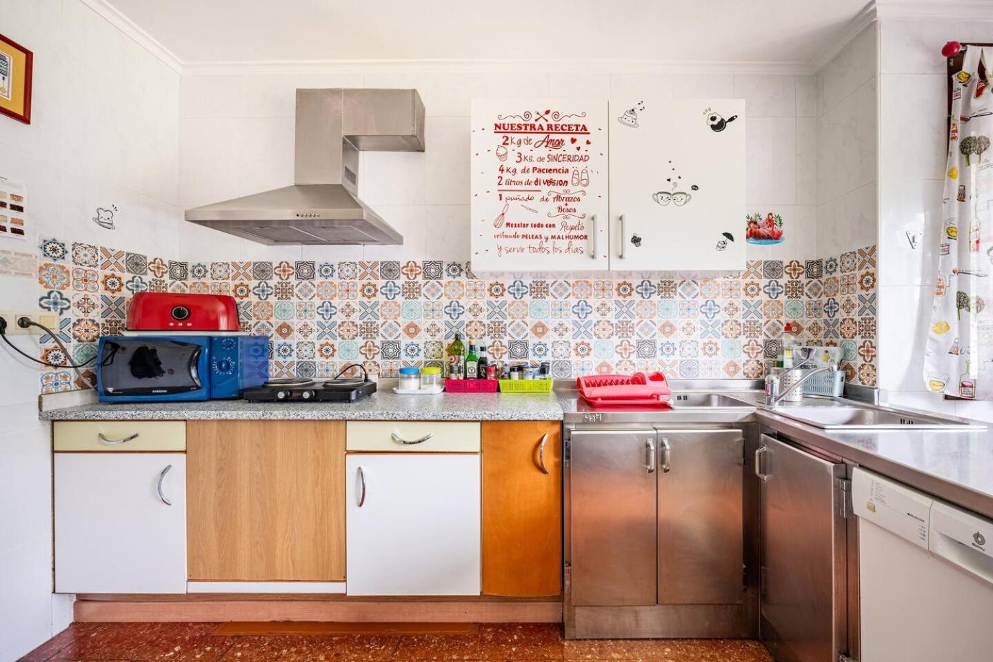 Вилла Family House Хихон Экстерьер фото