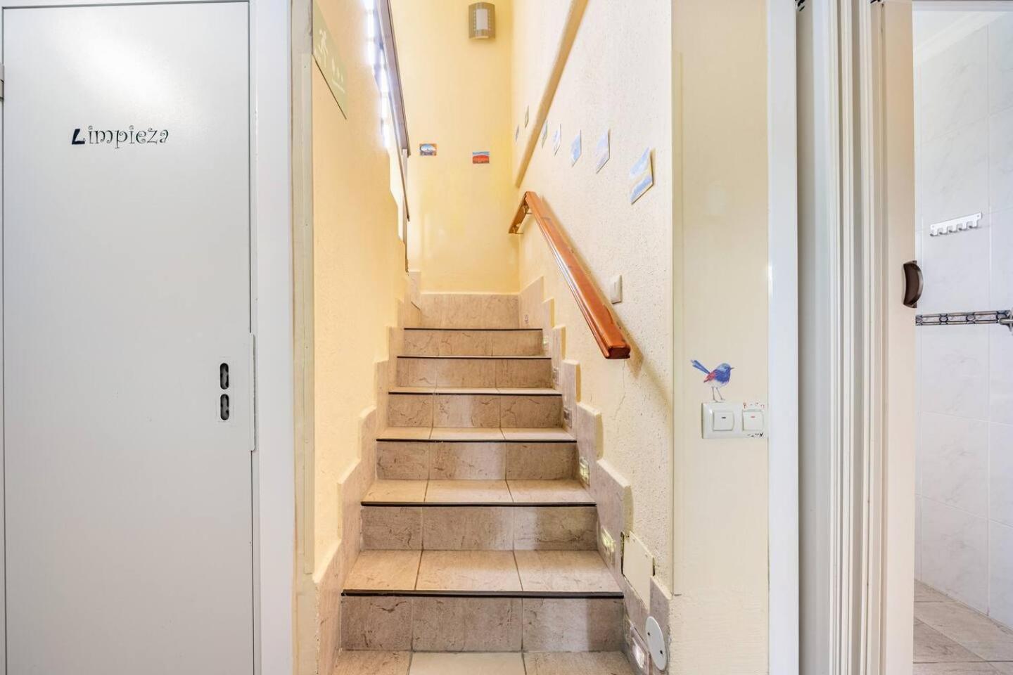 Вилла Family House Хихон Экстерьер фото