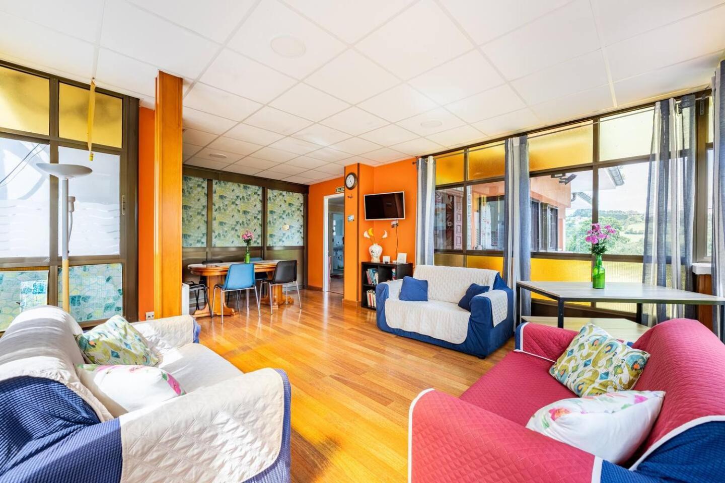 Вилла Family House Хихон Экстерьер фото