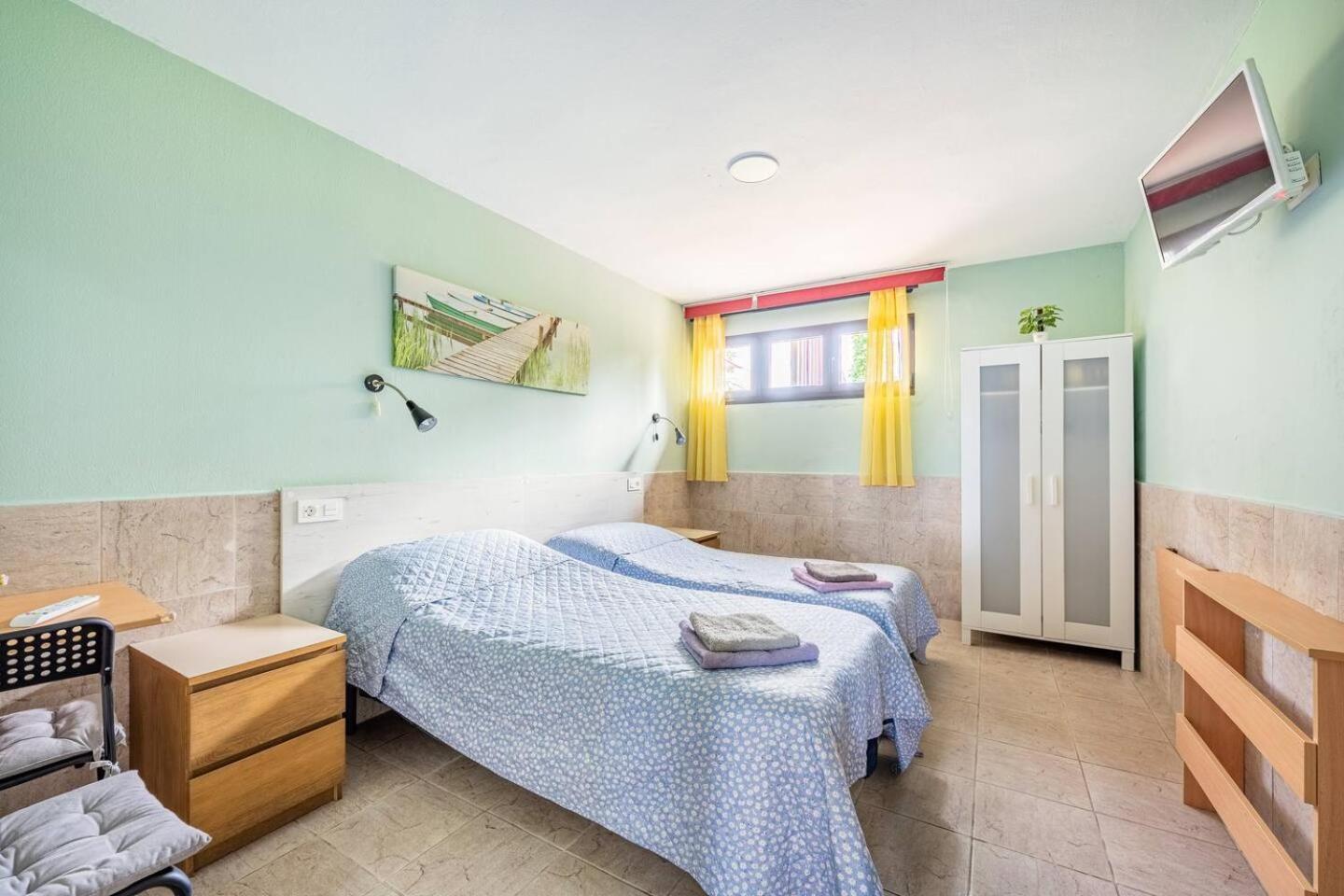 Вилла Family House Хихон Экстерьер фото