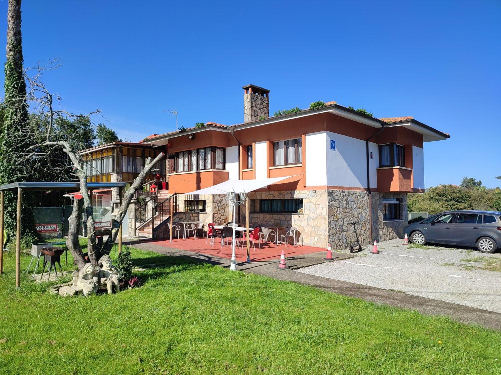 Вилла Family House Хихон Экстерьер фото