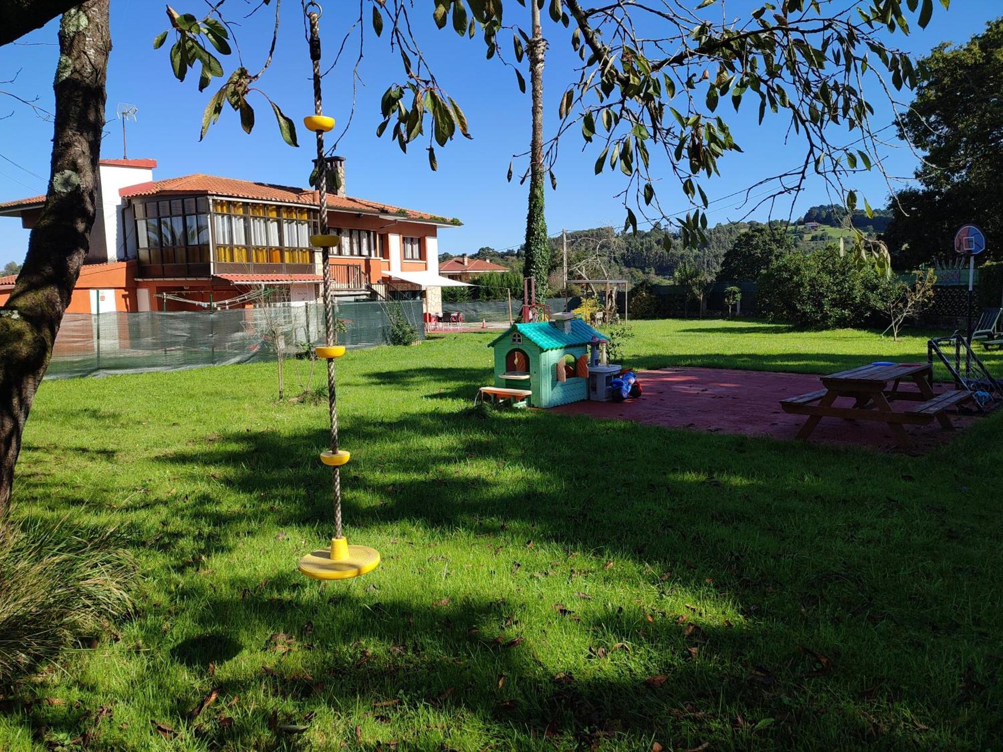Вилла Family House Хихон Экстерьер фото