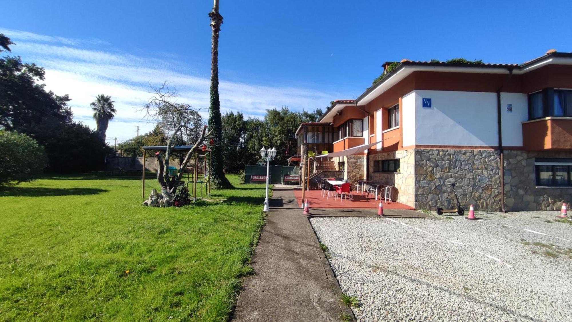 Вилла Family House Хихон Экстерьер фото